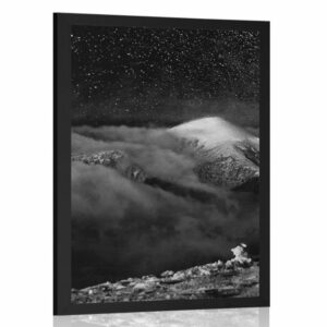 plagat hory pod nocnou oblohou v ciernobielom prevedeni